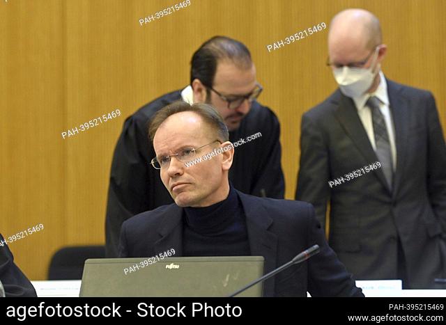 dr Markus BRAUN (defendant and former management chairman wirecard) Portrait, portrait, portrait. hi:Oliver BELLENEHAUS (with the accused and key witness)
