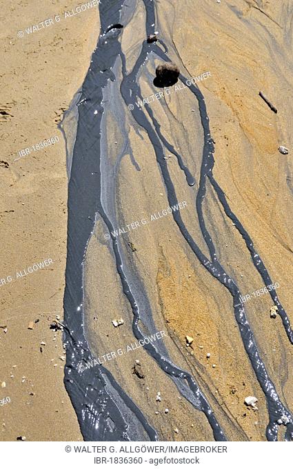 Oil slick on the beach, Galle, Sri Lanka, Ceylon, South Asia