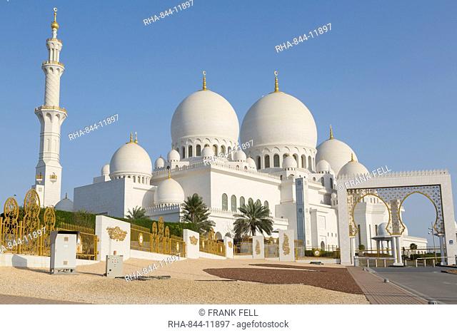 View of Sheikh Zayed Grand Mosque, Abu Dhabi, United Arab Emirates, Middle East