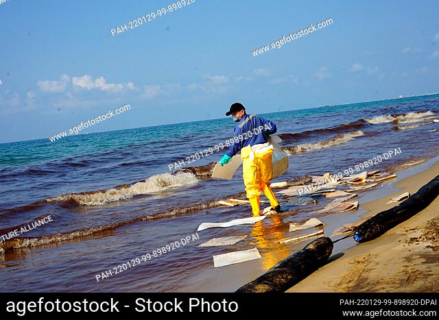 29 January 2022, Thailand, Mae Ramphueng: At Mae Ramphueng beach in Rayon province, special textiles are being used to..special textiles are being spread to...