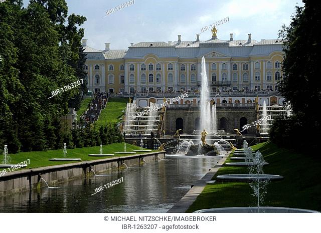 Grand Cascade with Palace, Peterhof, Petrodvorez, Saint Petersburg, Russia, Europe