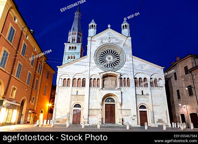 cathedral, piazza duomo, modena