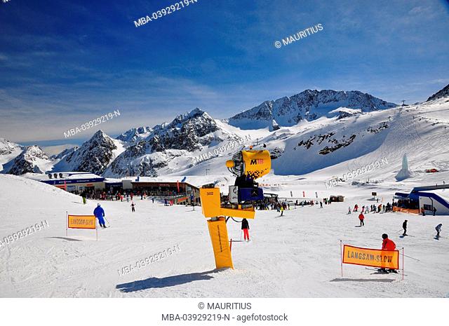 Austria, Tyrol, Stubai, Stubai glacier, skiing area, Gamsgarten, winter, snow cannons