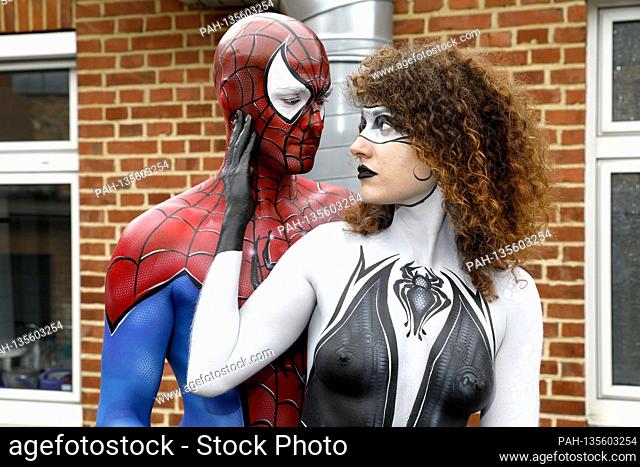 GEEK ART - Bodypainting and Transformaking: Spider-Man and Spider-Gwen Photoshooting with Patrick Kiel and Lena Kiel in the Hefehof. Hameln, 15.09