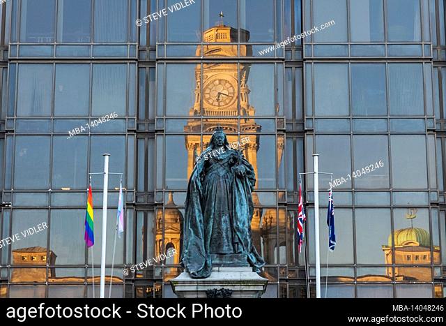 england, hampshire, portsmouth, guildhall square, queen victoria statue