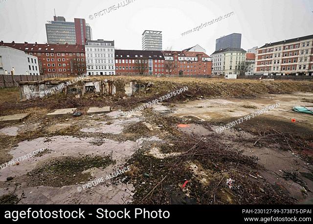 PRODUCTION - 25 January 2023, Hamburg: The derelict site of the former Esso buildings in the Paloma district on the Reeperbahn in St. Pauli