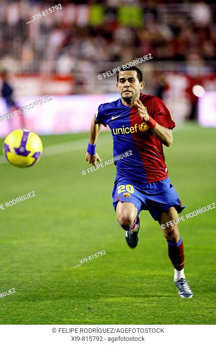 Spanish League 2008-09 (november 29, 2008): Sevilla FC vs. FC Barcelona. Estadio Ramón Sánchez Pizjuán. Dani Alves (F.C. Barcelona)