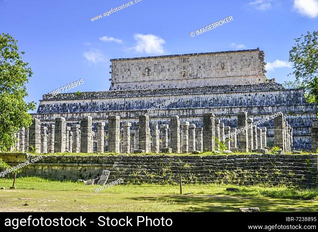 Warrior Temple Templo de los Guerreros with the Hall of 1000 Pillars, Chichen Itza, Yucatan, Mexico, Central America