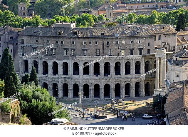 Theater of Marcellus or Teatro di Marcello and three pillars of the Temple of Apollo Sosianus, Forum Holitorium, Rome, Lazio, Italy, Europe