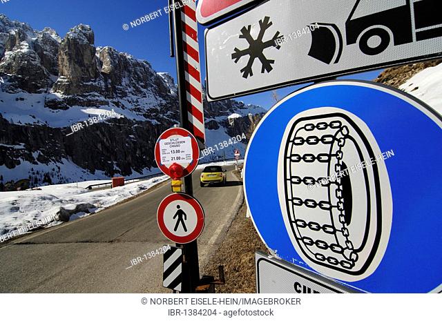 Sign and Mini Cooper at the Gardena Pass, Alpine pass, South Tyrol, Italy, Europe