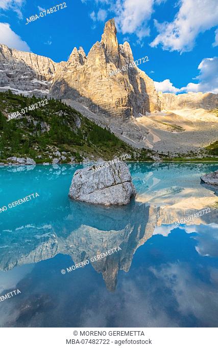 Dito di Dio (Finger of God) reflected in the turquoise water of Sorapiss lake, Dolomites, Cortina d' Ampezzo, Belluno, Veneto, Italy