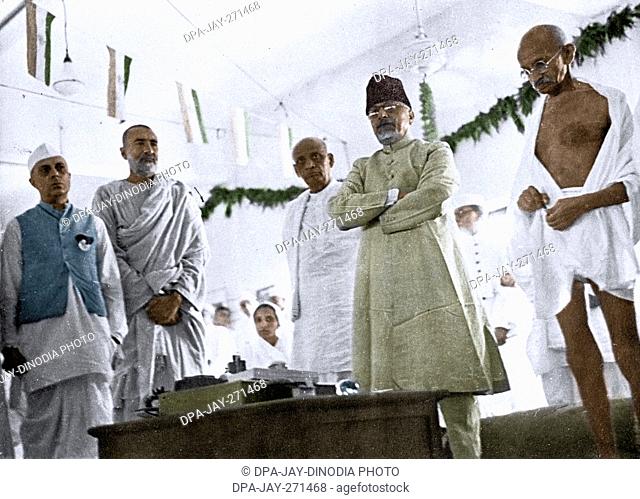 Jawaharlal Nehru, Abdul Ghaffar Khan, Sardar Vallabhbhai Patel, Mahatma Gandhi India, Asia, September 16, 1940