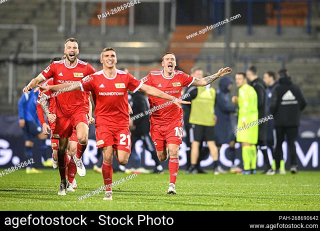 final jubilation UB, left to right Marvin FRIEDRICH (UB), Grischa PROEMEL (Prömel, UB), Max KRUSE (UB) behind them disappointed players from BO Soccer 1