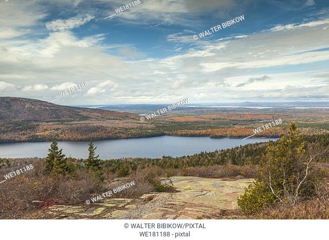 USA, Maine, Mt. Desert Island, Acadia National Park, Cadillac Mountain, elevated view looking west, autumn