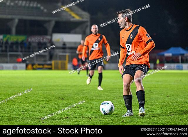 Victor Alvarez (4) of KMSK Deinze pictured during a soccer game between Royal Francs Borains and KMSK Deinze during the 13th matchday in the Challenger Pro...