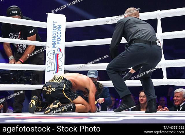 RUSSIA, PERM - OCTOBER 19, 2023: Boxer Ender Luces (C) of Venezuela striggles in the Ural FC 4 main event bout against his rival Albert Batyrgaziev of Russia at...