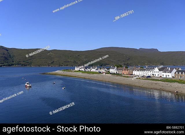 The fishing village of Ullapool on Loch Broom, North West Highlands, Ross and Cromarty, Scotland, United Kingdom, Europe