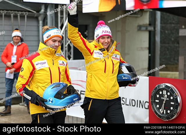 08 January 2023, North Rhine-Westphalia, Winterberg: Bobsleigh: World Cup, two-man bobsleigh, women, 2nd run: Laura Nolte (r) and Neele Schuten (l) from Germany...