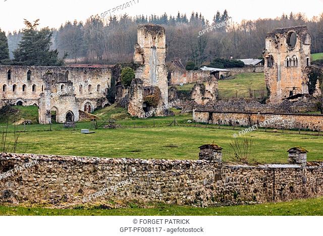 RUINS OF THE OLD ABBEY CHURCH, CISTERCIAN ROYAL ABBEY OF MORTEMER, BUILT IN THE 12TH CENTURY BY HENRI I BEAUCLERC, SON OF THE WILLIAM THE CONQUEROR