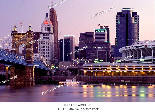 skyline, Cincinnati, OH, Ohio, Downtown skyline of Cincinnati across the Ohio River at night
