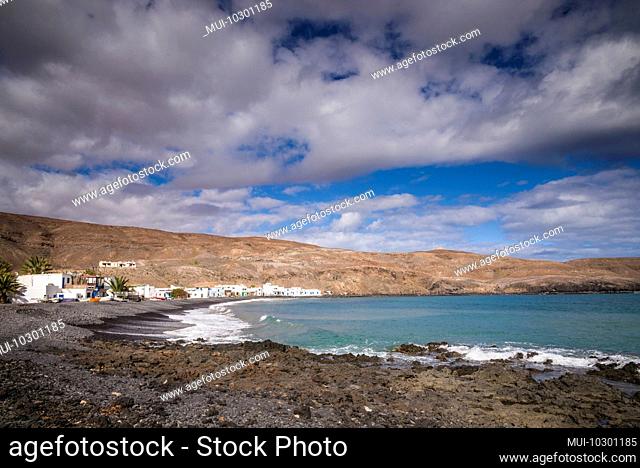 Spain, Canary Islands, Fuerteventura Island, Pozo Negro, beach town view