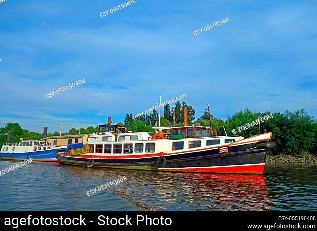 Houseboat, Elbe, Hamburg, Hanseatic City of Hamburg, Northern Germany, possibility of living, Houseboat, transport boat, housing ship, pontoon, swimming pool