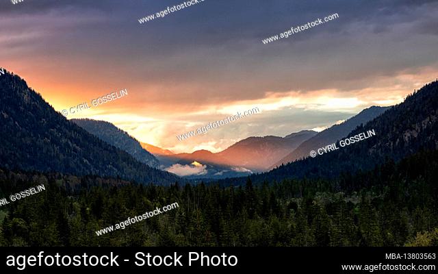 Sunrise in the upper Isar valley