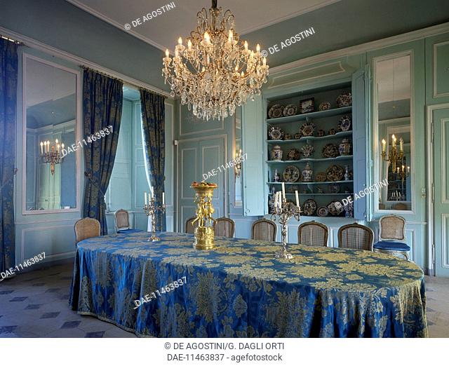 Dining room with an exhibition of Delft pottery (18th century), Dree Castle (1610-1720), built by Charles de Blanchefort Crequy, near Curbigny, Burgundy, France