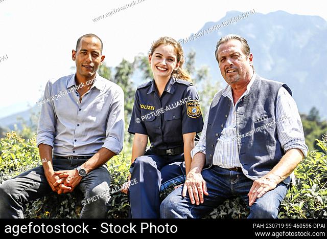 19 July 2023, Bavaria, Ainring: Peter Marton (l-r), Paulina Rümmelein and Andreas Giebel at the photo and press appointment on the set of the TV series...