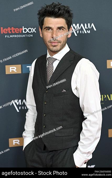 Ricardo Angelini (actor), single image, cut single motif, half figure, half figure. Film premiere HERZOGPARK on April 25th, 2022 in Munich