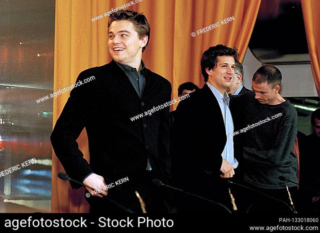 Leonardo DiCaprio and Guillaume Canet at the press conference for 'The Beach' at the Berlinale 2000/50th Berlin International Film Festival at the Berlinale...