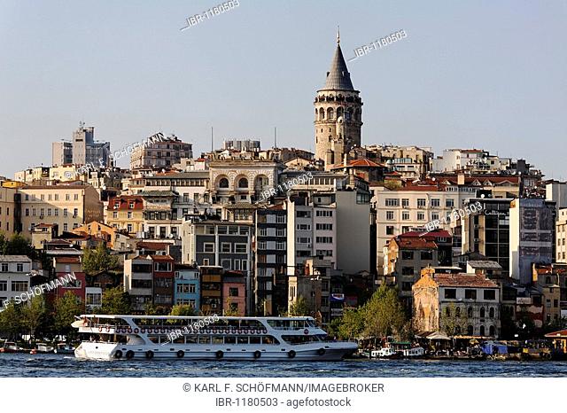 Beyoglu with Galata Tower, view from the Galata Bridge, evening sun, Eminoenue, Istanbul, Turkey