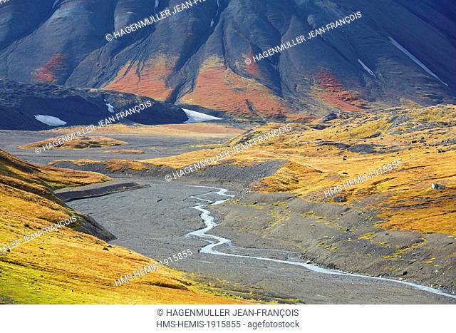 United States, Alaska, Denali National Park, Mount McKinley, Glacier Creek valley
