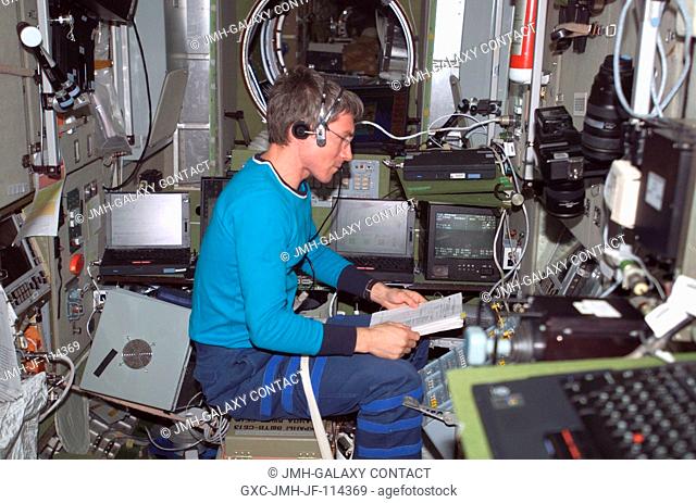 Cosmonaut Sergei K. Krikalev, Expedition 11 commander representing Russia's Federal Space Agency, practices docking procedures with the TORU teleoperated...