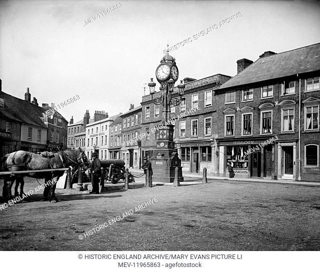 NEWBURY, Berkshire. The clock that commemorates the Golden Jubilee of Queen Victoria (1887) stands at the three-way junction of the London and Bath roads in the...
