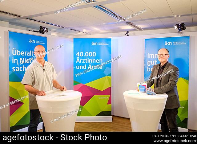 27 April 2020, Lower Saxony, Hanover: Matthias Stoll (l), infectiologist at Hannover Medical School (MHH), and Thomas Spieker