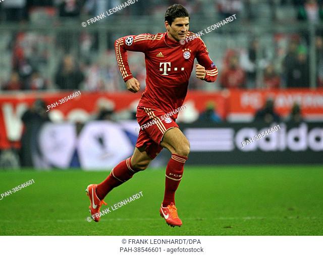Munich's Mario Gomez is substituted during the UEFA Champions League quarter final first leg soccer match between FC Bayern Munich and Juventus Turin at München...