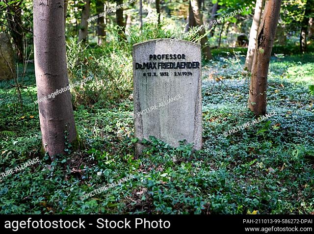 12 October 2021, ---: The Protestant Church in Germany is considering ways to resolve the burial of the urn of a Holocaust denier and neo-Nazi that was interred...