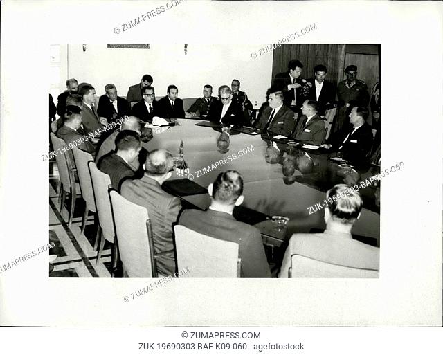 Mar. 03, 1969 - A meeting at the prime ministry between the prime minister Mr. Abdul Mon 'em and the visiting members of the American National Military Academy...