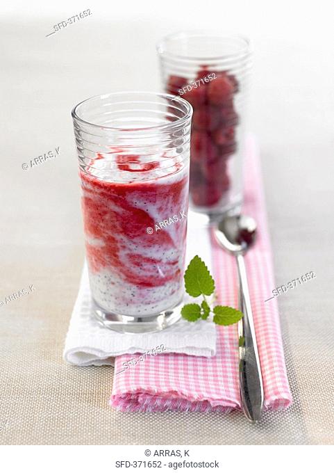 Vanilla and raspberry smoothie with poppy seeds
