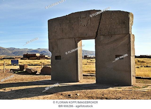 Gateway of the Sun, at Tihuanaku, UNESCO World Heritage Site, La Paz, Bolivia, South America