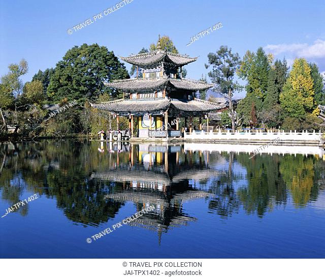 Black Dragon Pool Park / Deyue Pavilion / Pagoda / Ming Dynasty, Lijiang, Yunnan Province, China