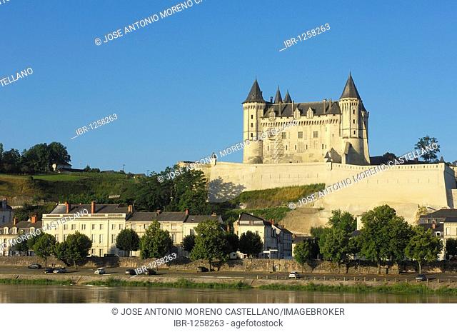 Loire river and Saumur Castle, Chateau de Saumur, Maine-et-Loire, Saumur, Loire Valley, France, Europe