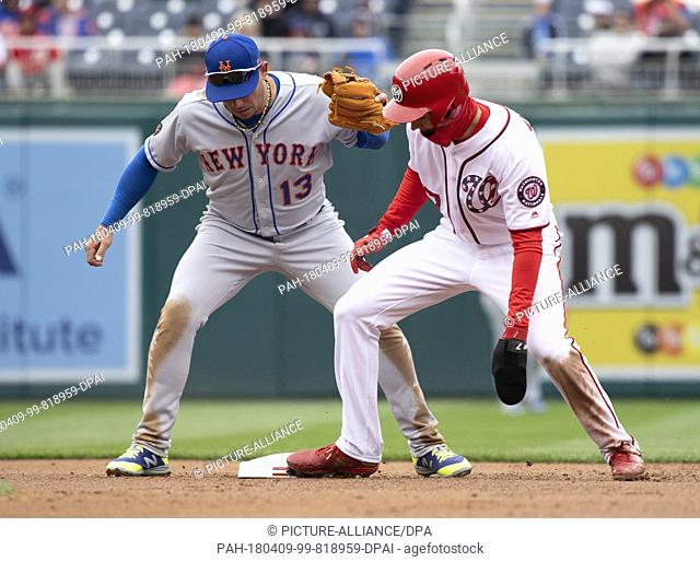 Washington Nationals shortstop Trea Turner (7) steals second base in the first inning against the New York Mets at Nationals Park in Washington, D.C