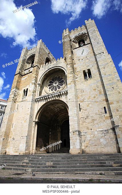 Portugal, Lisbon, View of se cathedral entrance