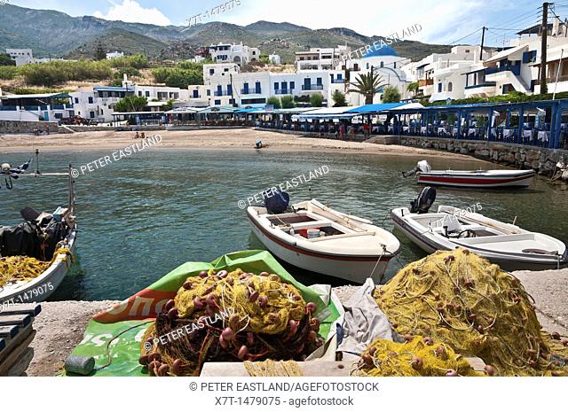 View across the harbour in the little fishing village of Apollon Apollonas, Northern, Naxos, Cyclades, Greece