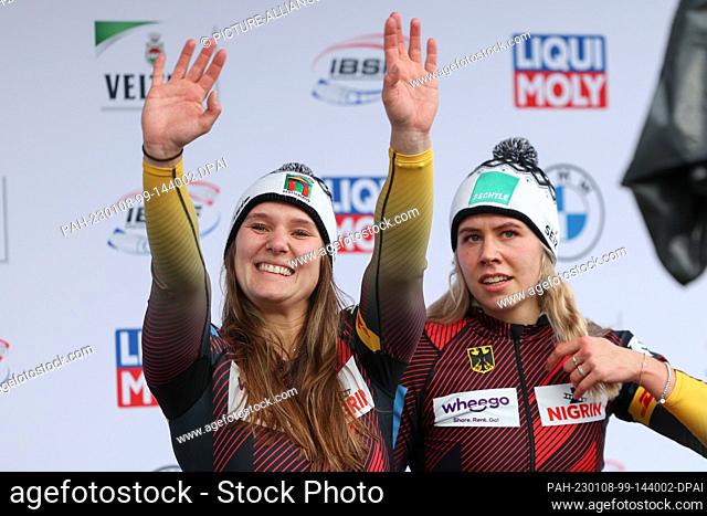 08 January 2023, North Rhine-Westphalia, Winterberg: Bobsleigh: World Cup, two-man bobsleigh, women, 2nd run: Lisa Buckwitz (l) and Kira Lipperheide (r) from...