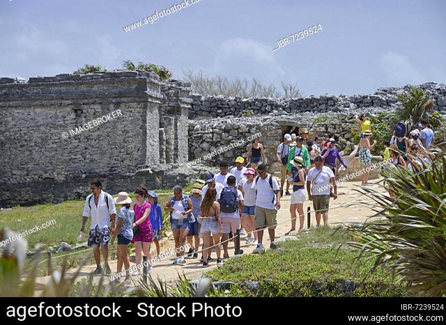 Tourists, Mayan ruins, Tulum, Quintana Roo, Mexico, Central America