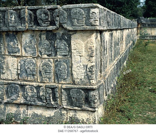 Mexico - Yucatan - Chichen Itza, archaeological site built by the Maya civilization (UNESCO World Heritage List, 1988). The Wall of Skulls (called the...