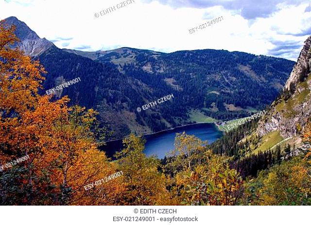 Der Vilsalpsee im Tannheimer Tal in Tirol